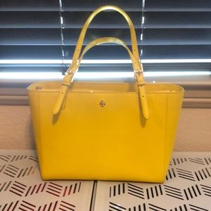 Tory Burch Ladies Tote Yellow Nylon Shoulder Bag